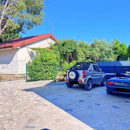 Adria Holiday Home Pinezici  Exterior photo